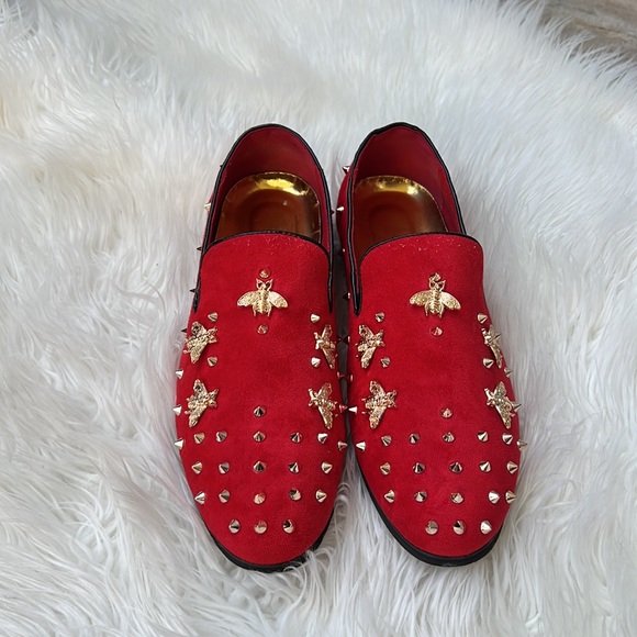 Red Suede Gold Bees Spike Studs Punk Rock Mens Loafers Flats Size 10 - Picture 2 of 8